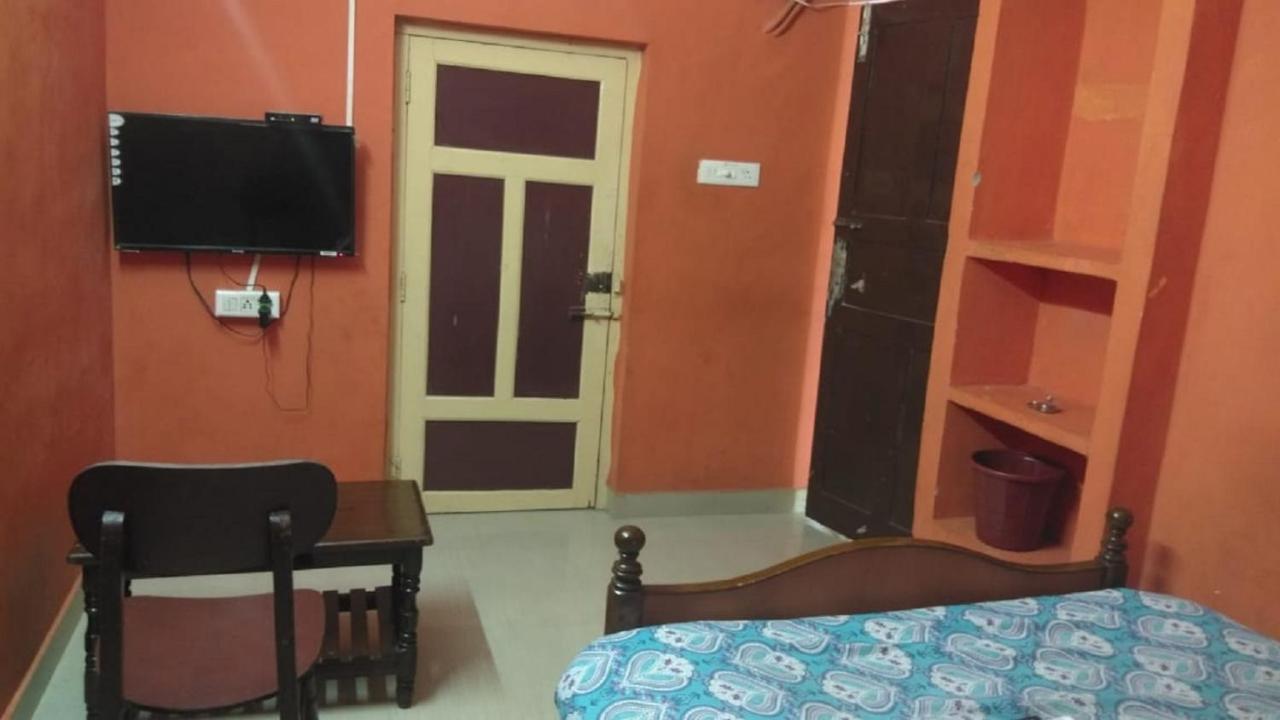 פונדיצ'רי Family Guest House Near Bus-Stand מראה חיצוני תמונה